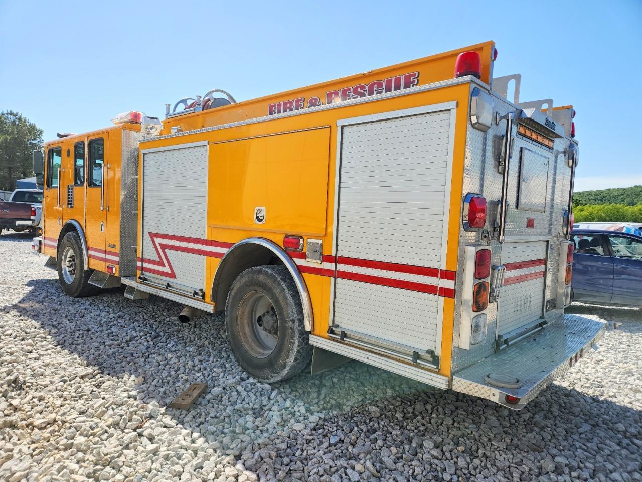 2001 Hendrickson Firetruck-Pumper Fire Truck