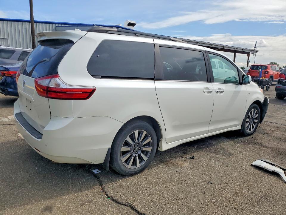 2018 Toyota Sienna xle Premium 7-passenger