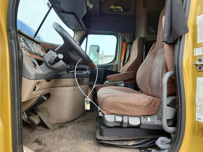 2016 Freightliner Cascadia 125 Semi Truck