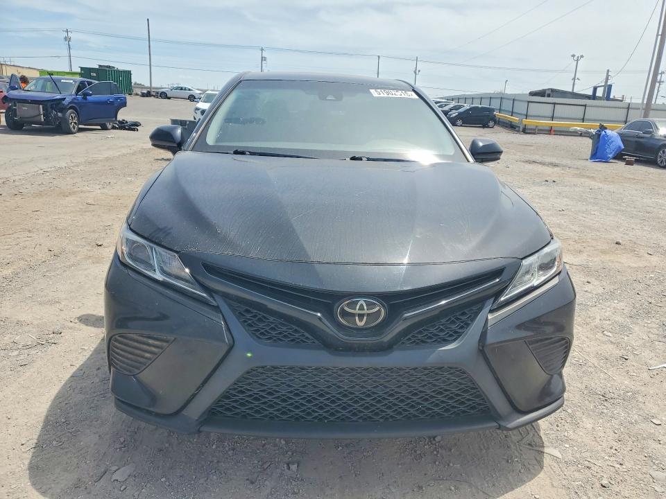 2020 Toyota Camry se Nightshade