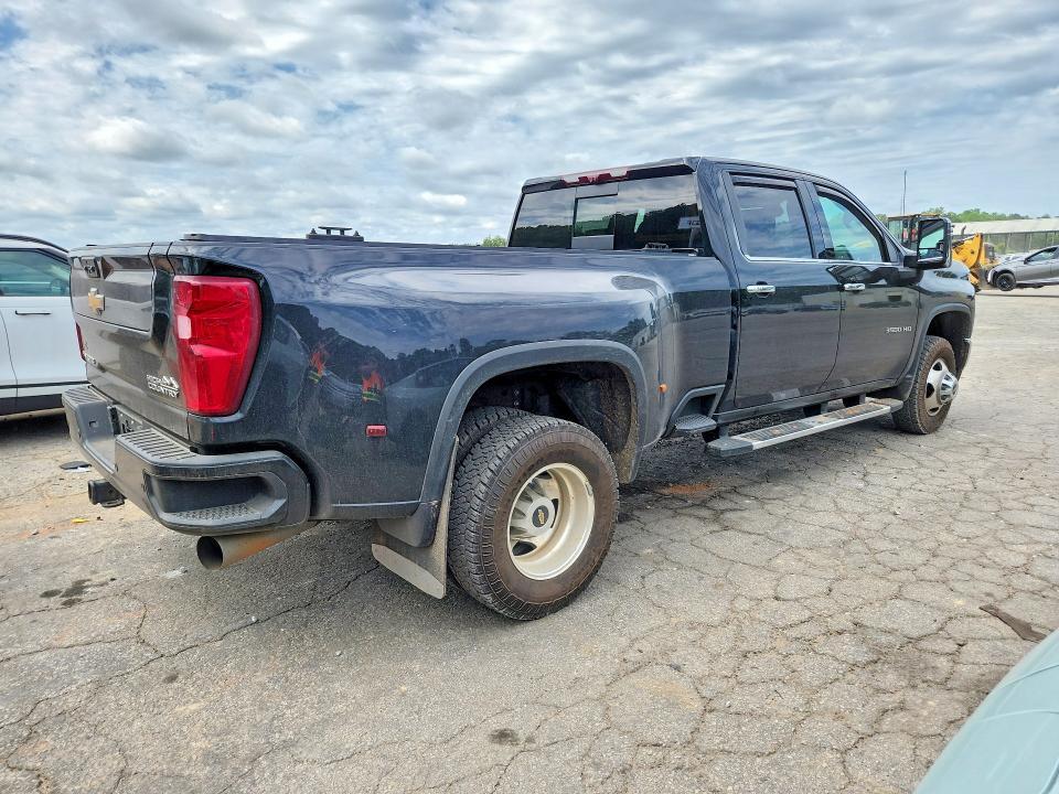 2022 Chevrolet Silverado K3500 High Country