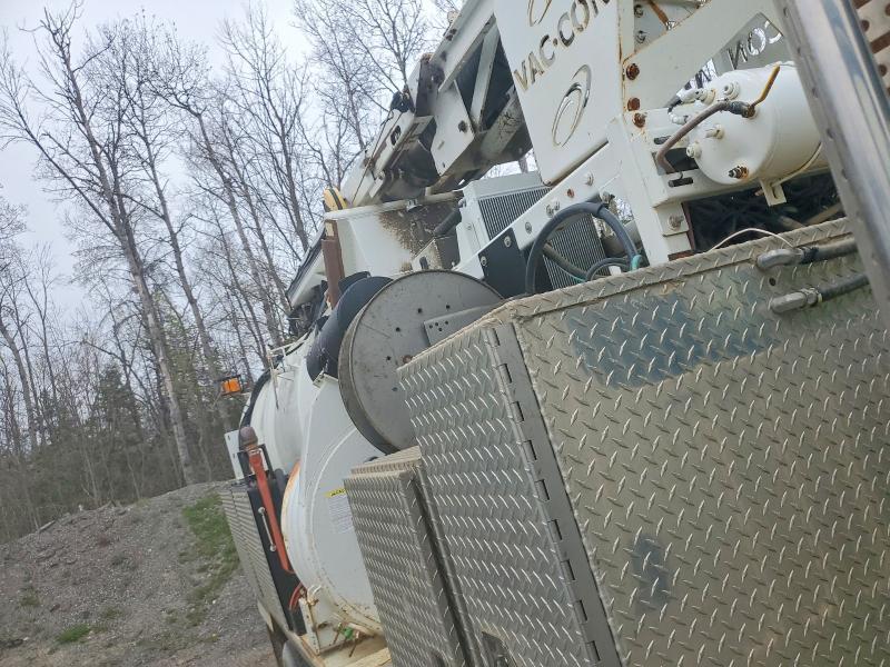 2014 Freightliner 114SD