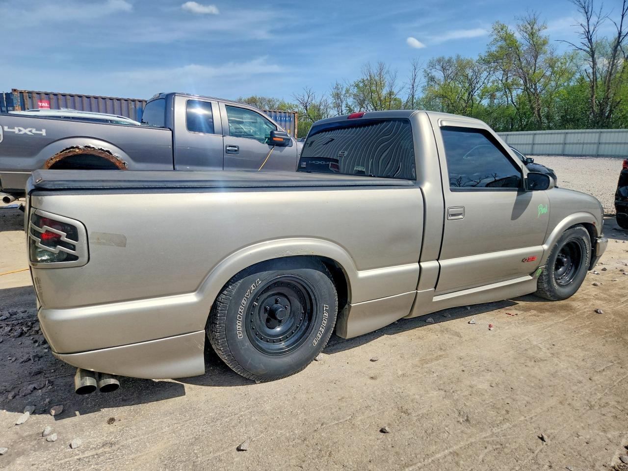 2001 Chevrolet S Truck S10