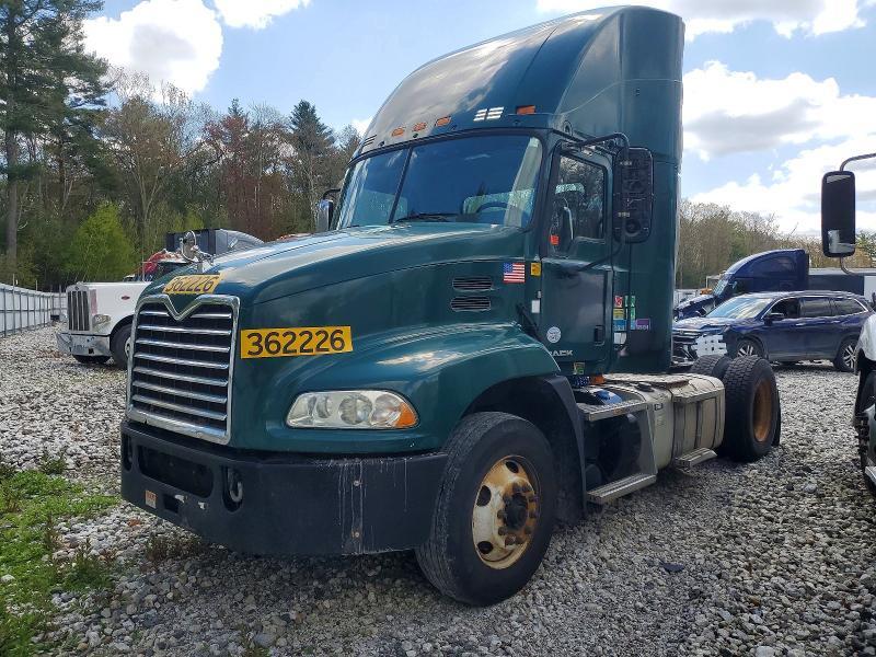2017 Mack CXU612 Semi Truck