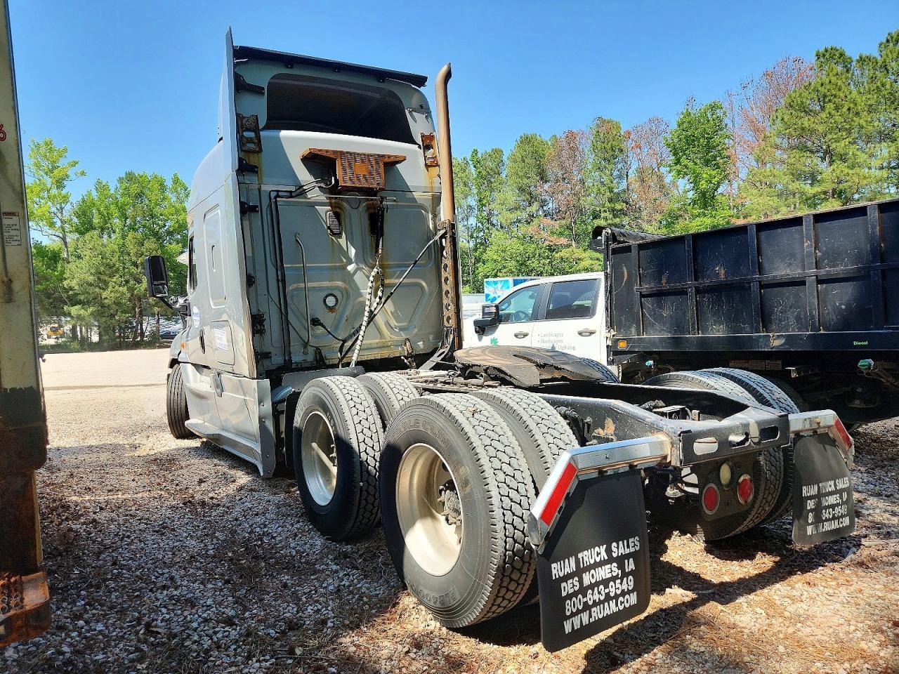 2016 Freightliner Cascadia 125 Semi Truck
