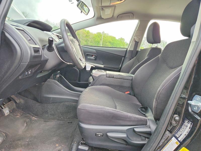2016 Toyota Prius v Three