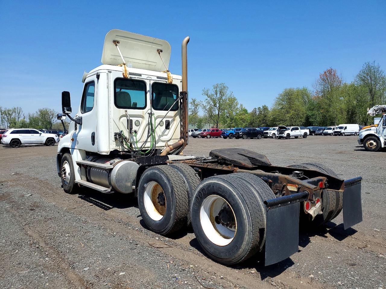 2013 Freigliner 2013 Freightliner Cascadia 125 Semi Truck