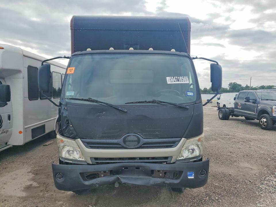 2017 Hino 195 BOX Truck