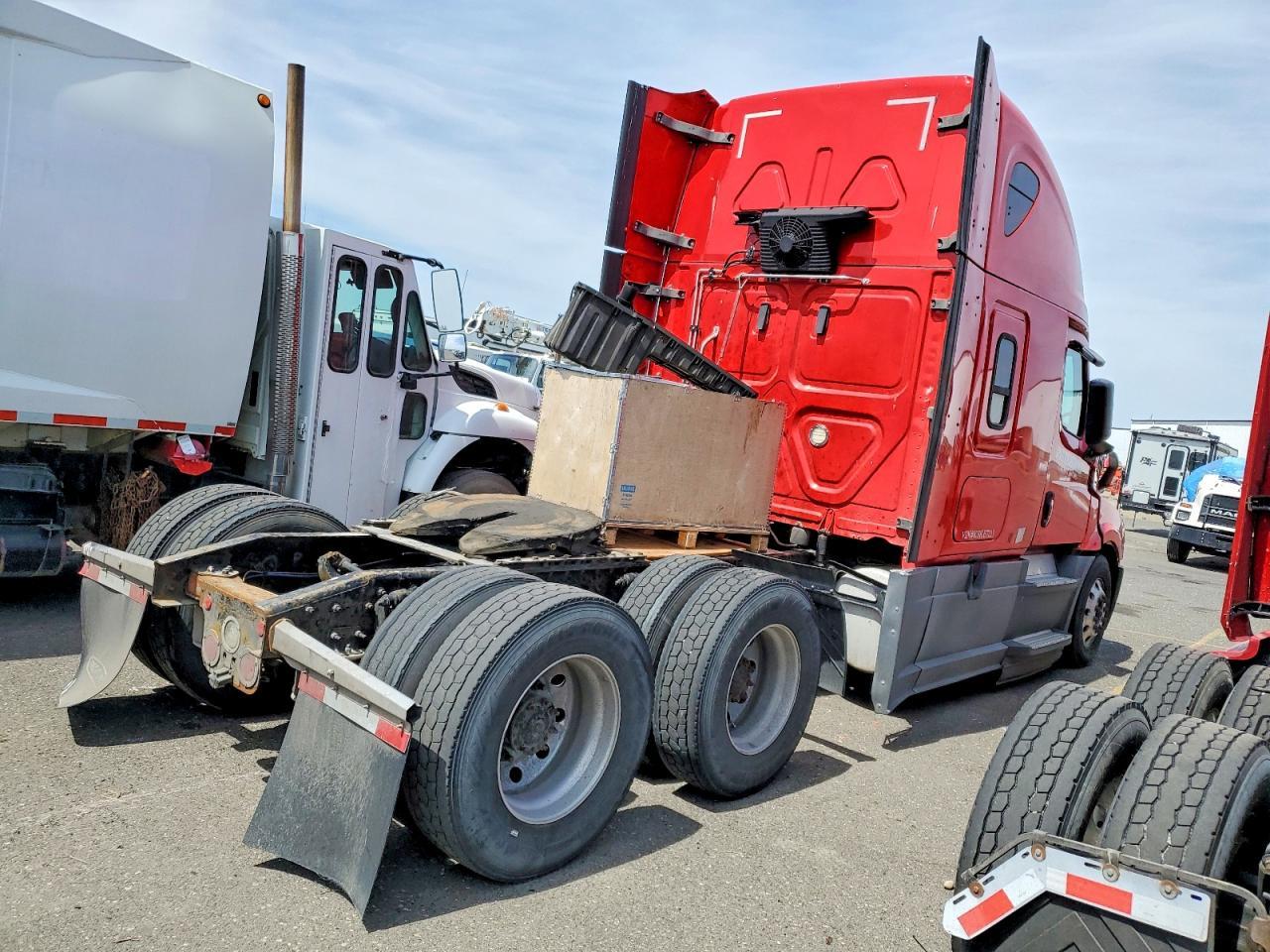 2019 Freightliner Cascadia 1-DRY Van Trailer