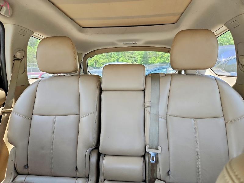 2016 Nissan Pathfinder sl