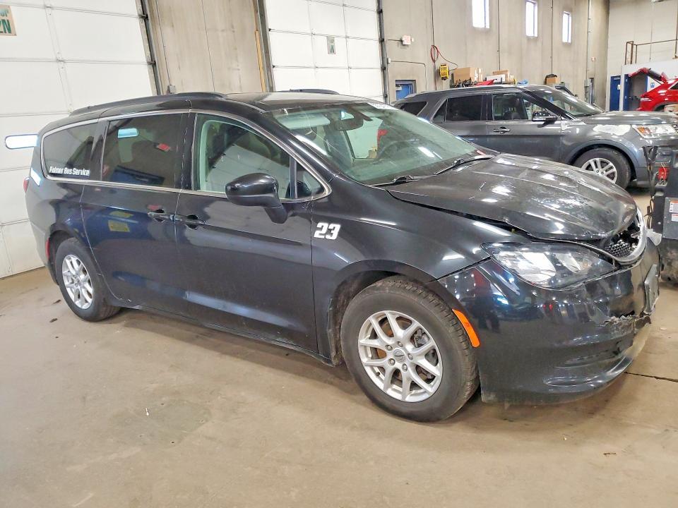 2021 Chrysler Voyager lxi