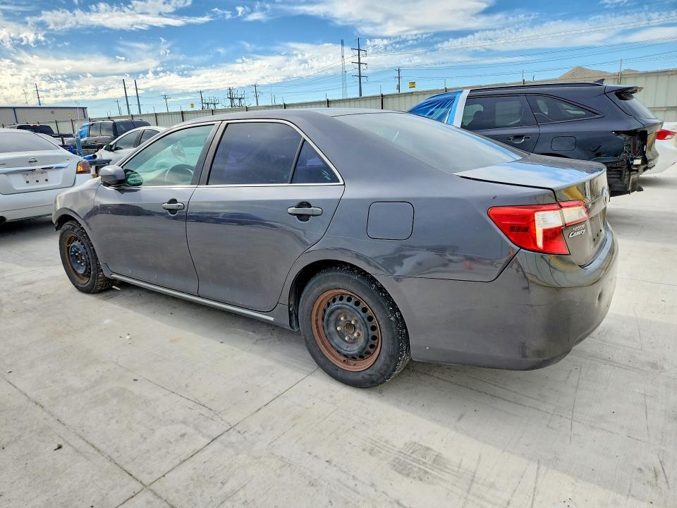 2014 Toyota Camry le