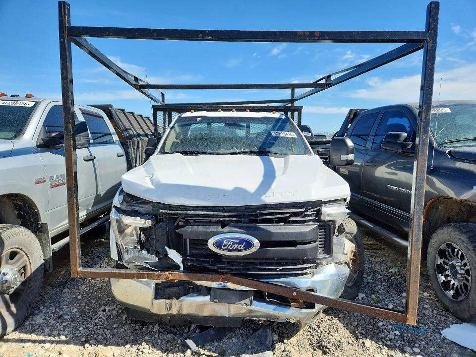 2019 Ford F350 Super Duty Flatbed Truck