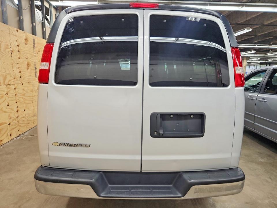 2021 Chevrolet Express G2500 LT