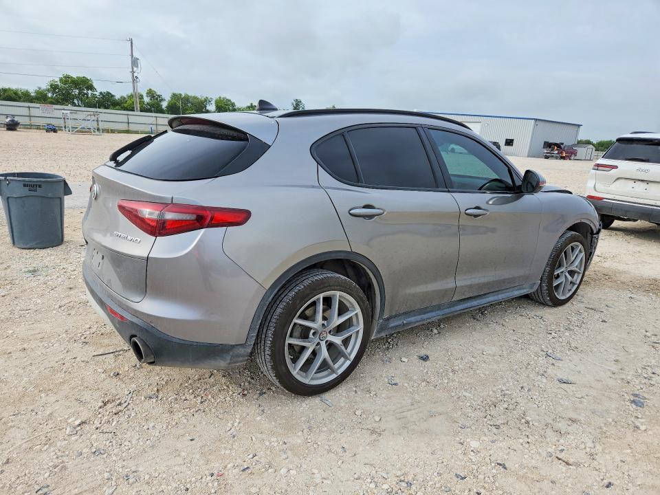 2018 Alfa Romeo Stelvio ti Sport