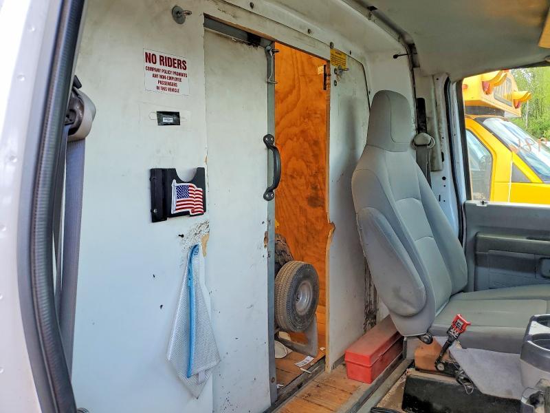 2016 Ford Econoline E350 Super Duty Cutaway Van