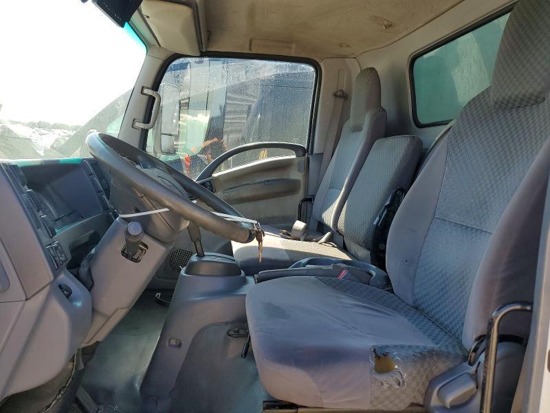 2011 Isuzu NPR BOX Truck
