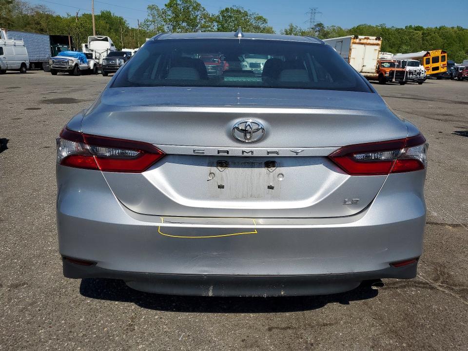 2021 Toyota Camry le