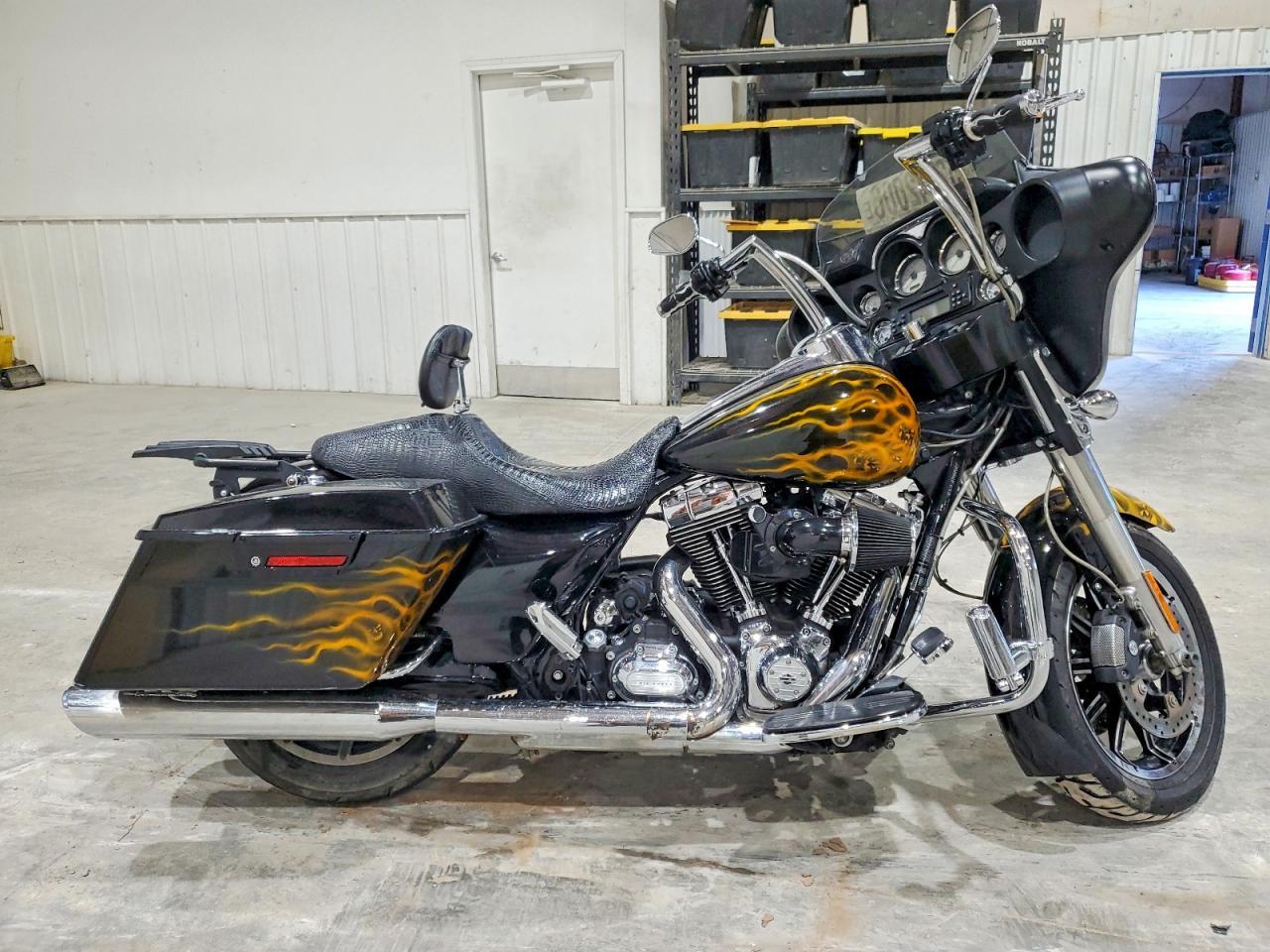 2011 Harley-Davidson Flhx