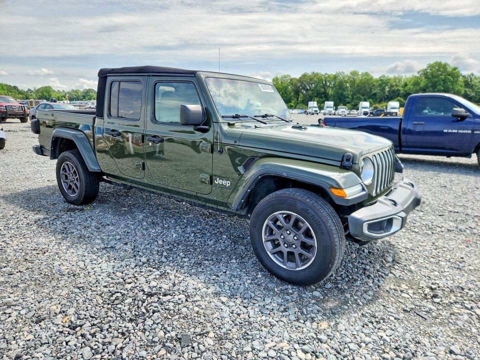 2022 Jeep Gladiator Overland