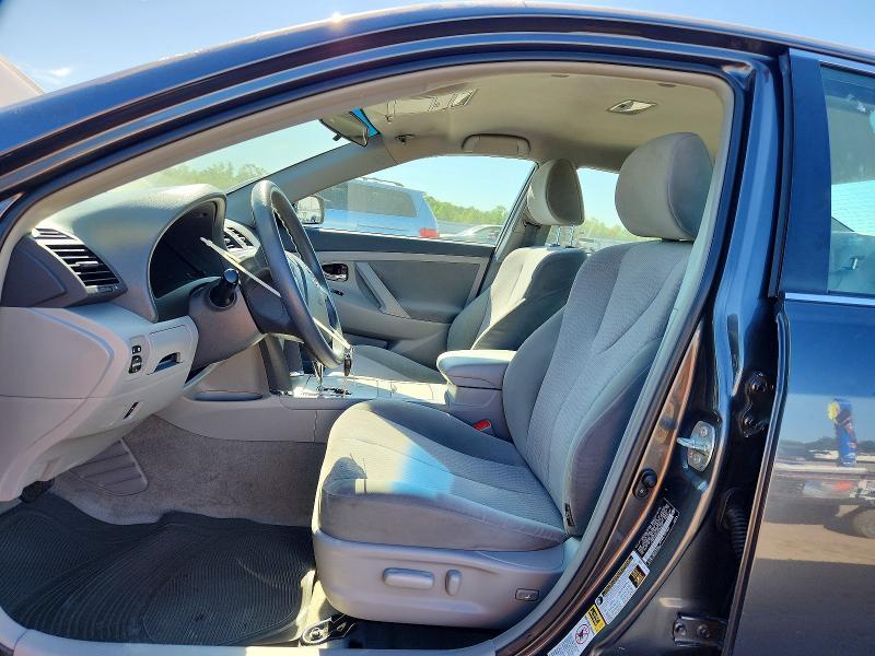 2010 Toyota Camry le