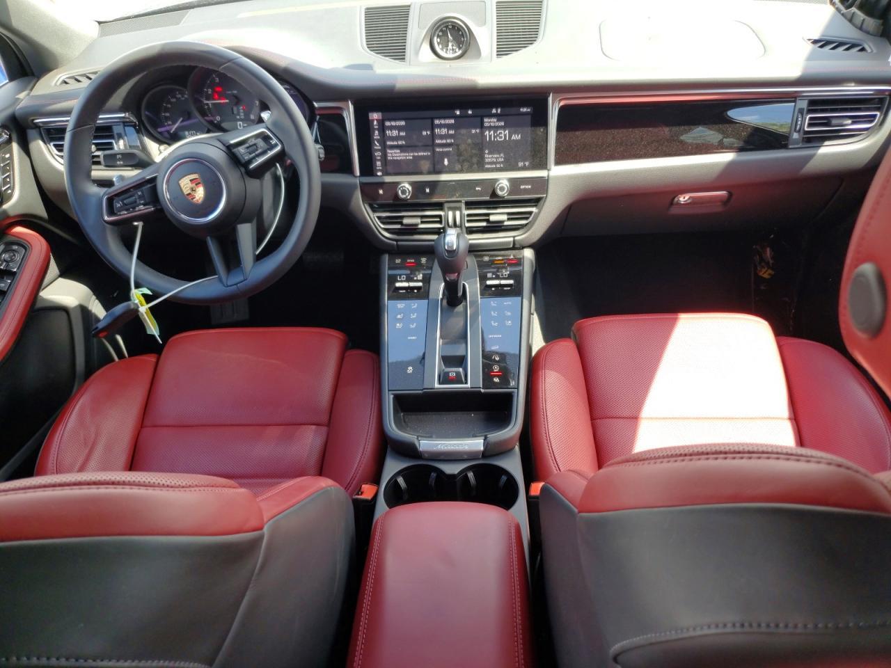 2025 Porsche Macan Base