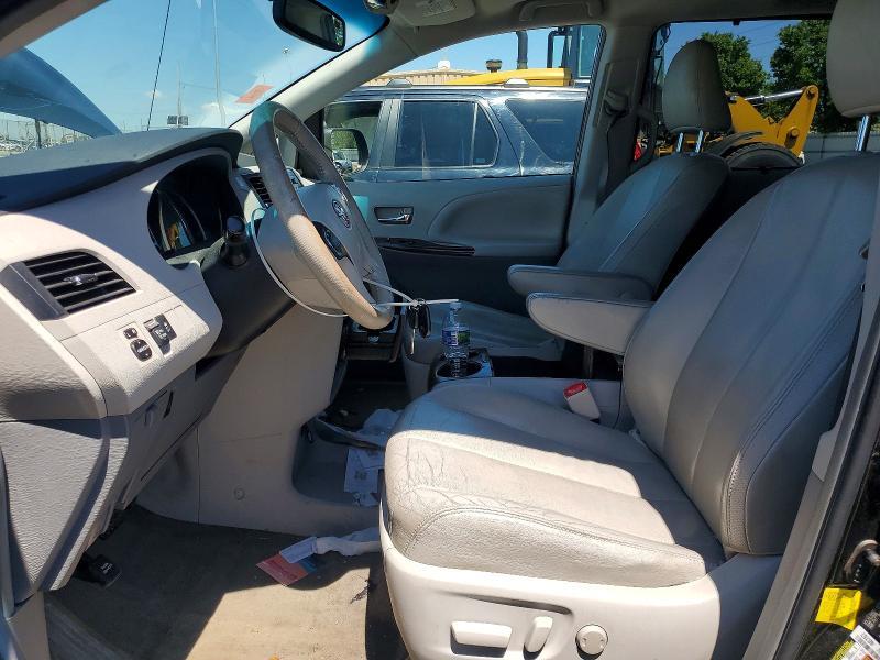 2012 Toyota Sienna xle 7-passenger