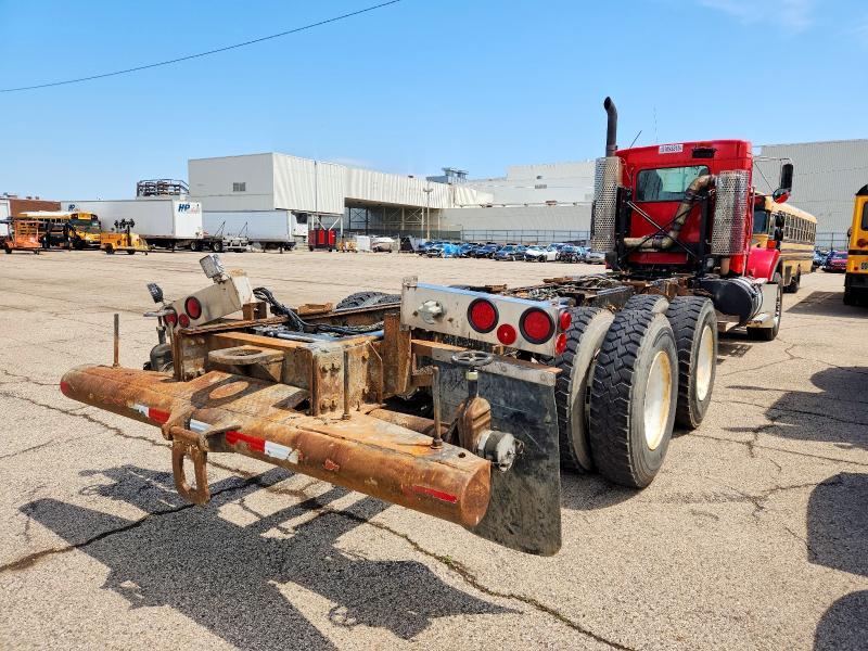 2012 Kenworth T800 Truck Cab AND Chassis