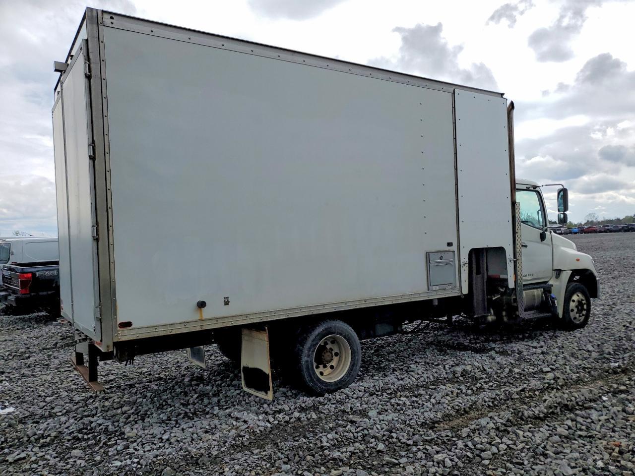 2014 Hino 258/268 BOX Truck