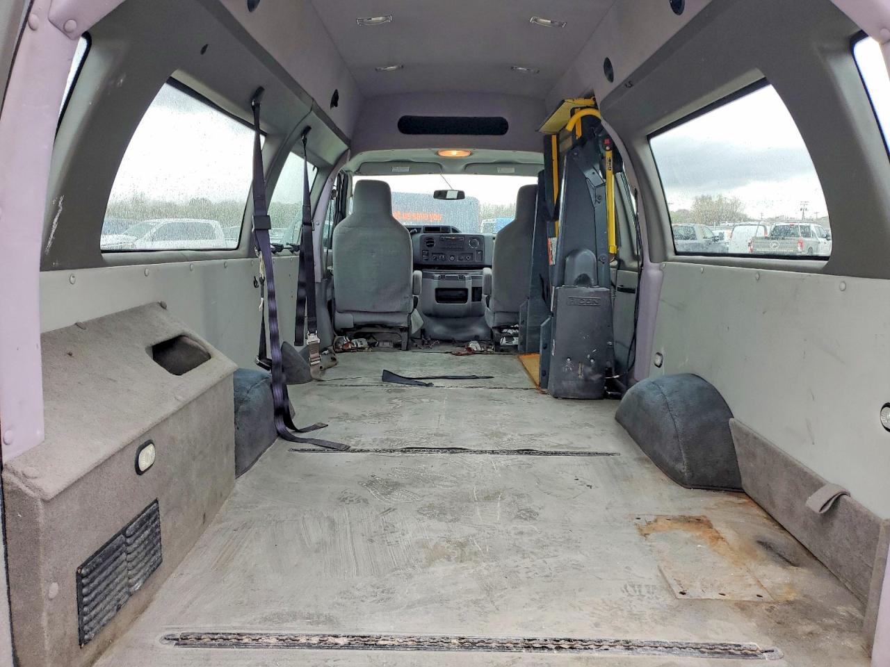 2012 Ford Econoline E250 Van