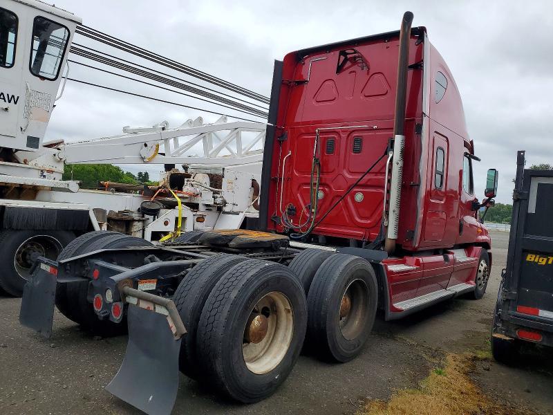 2014 Freightliner Cascadia Semi Truck