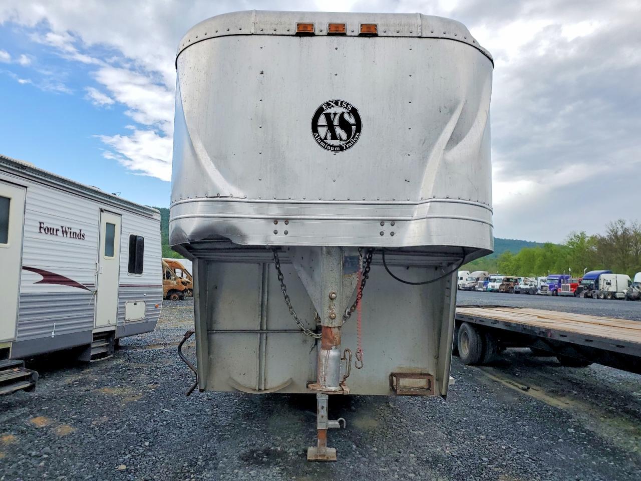 2000 Exxiss Trailer