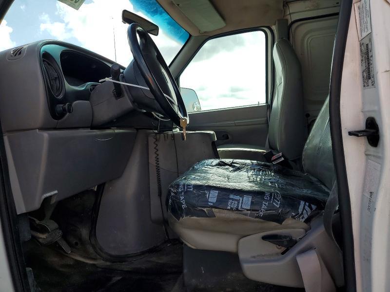 2000 Ford E250 Delivery van