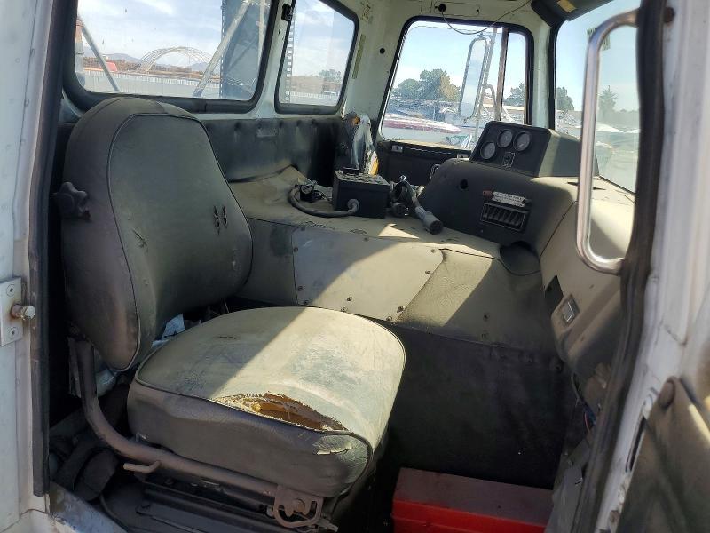 1989 Whitegmc 1989 Volvo WX Semi Truck