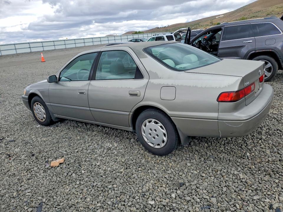 1998 Toyota Camry le