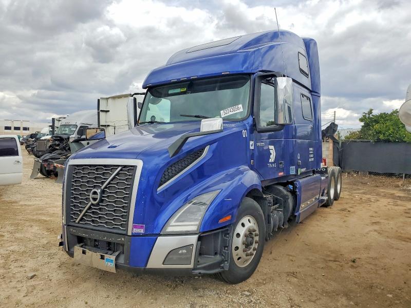 2022 Volvo VN VNL