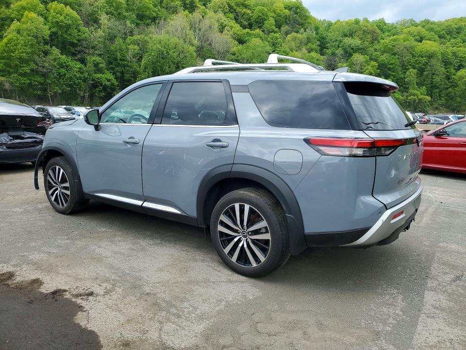 2025 Nissan Pathfinder Platinum