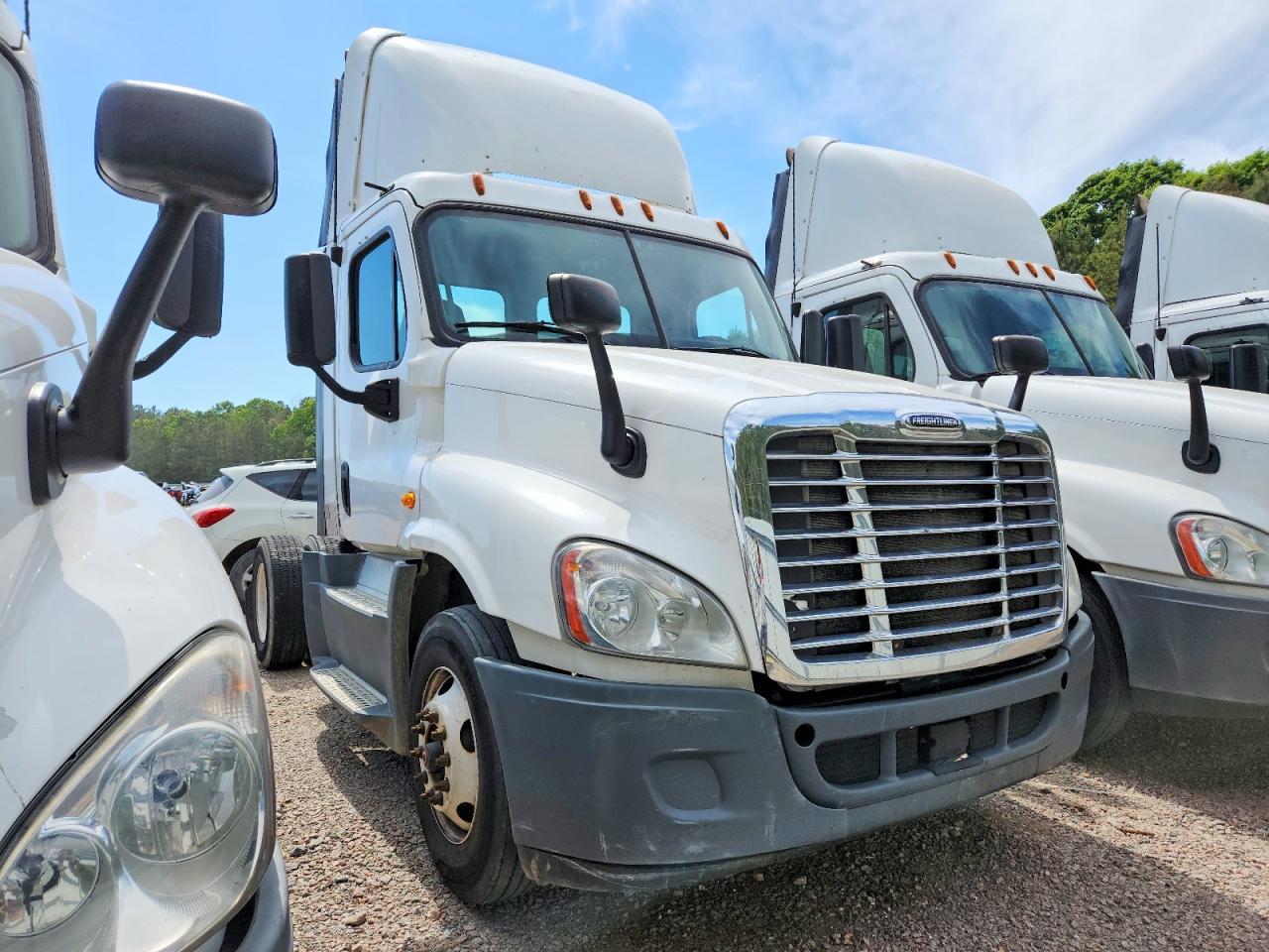 2016 Freightliner Cascadia 125 Semi Truck