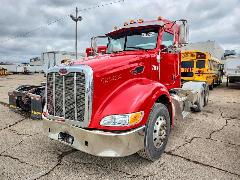 2015 Peterbilt 389 Semi Truck