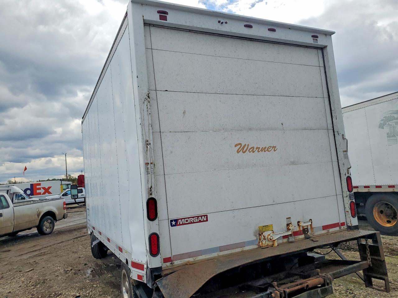 2013 Mitsubishi Fuso 2013 Mitsubishi FE FEC72S BOX Truck
