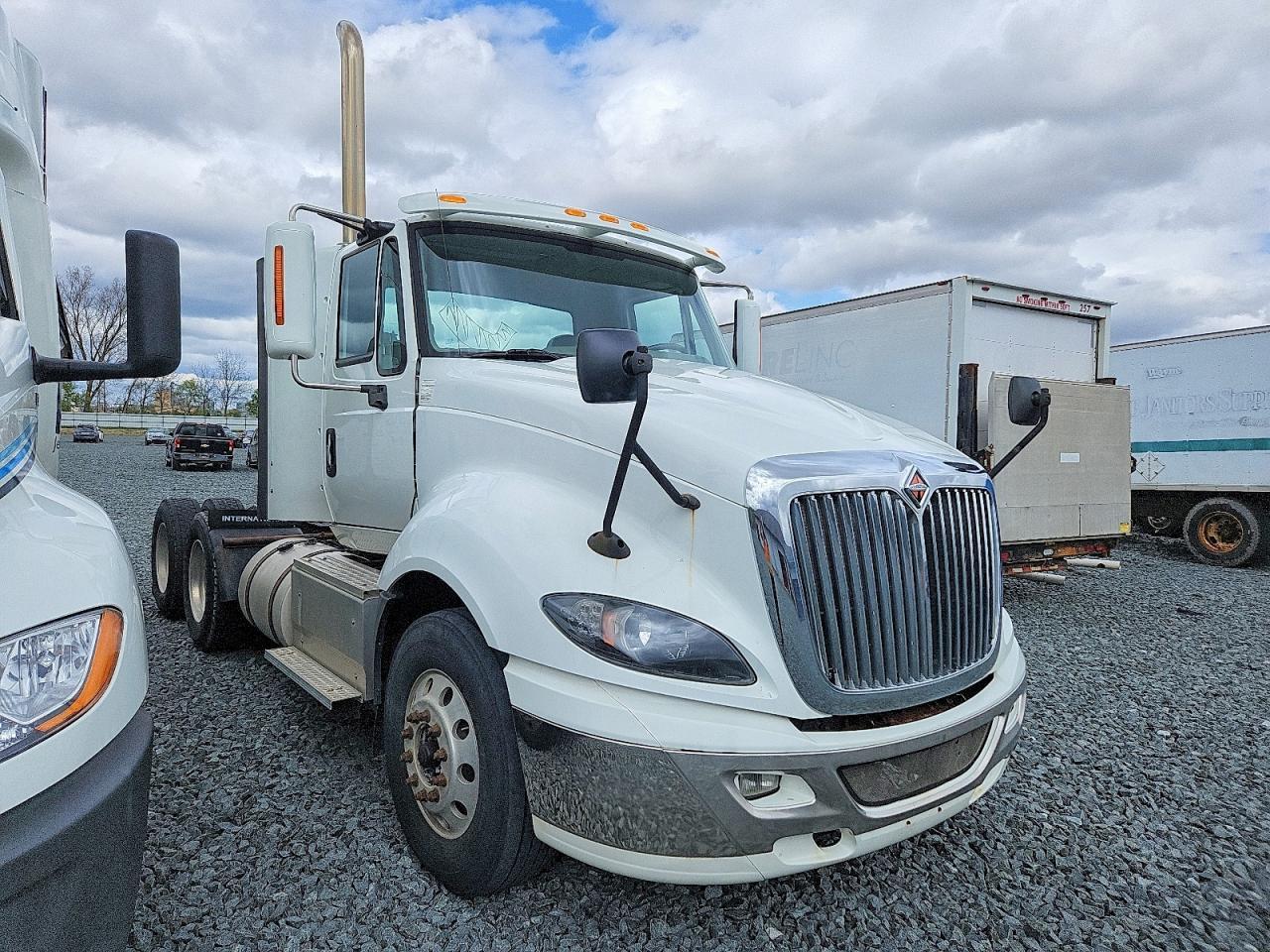 2015 International LF687 Semi Truck