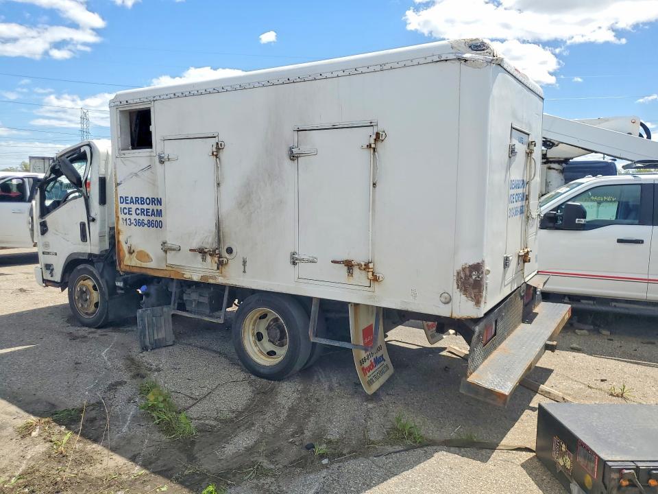 2012 Isuzu Nrr box Truck
