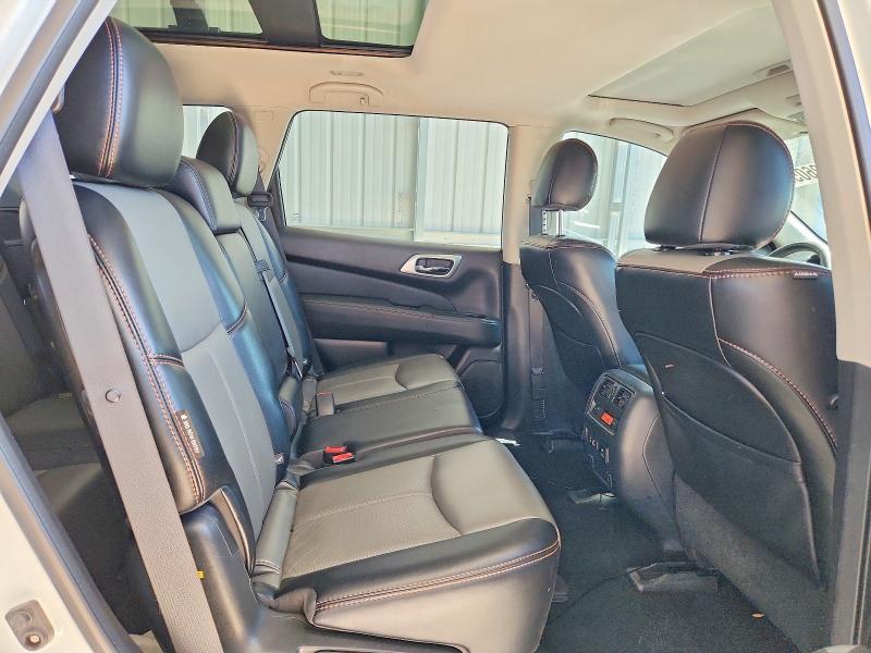 2020 Nissan Pathfinder sl