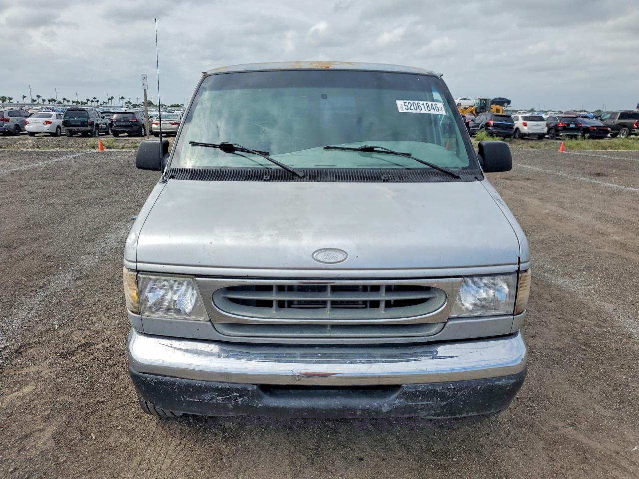 2002 Ford Econoline E350 Super Duty Wagon