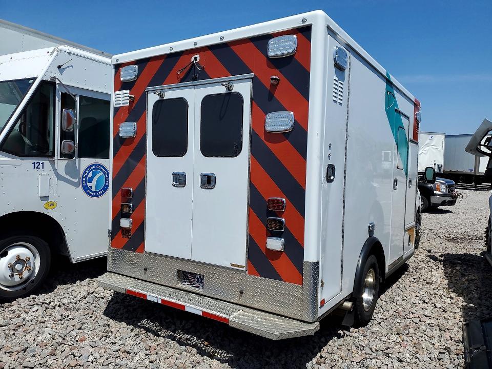 2019 Ford Econoline E450 Super Duty Cutaway Van