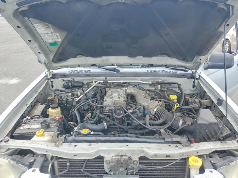 2002 Nissan Frontier Crew Cab SC
