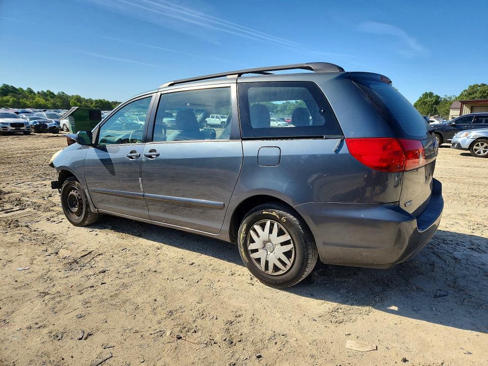 2010 Toyota Sienna ce 7-passenger