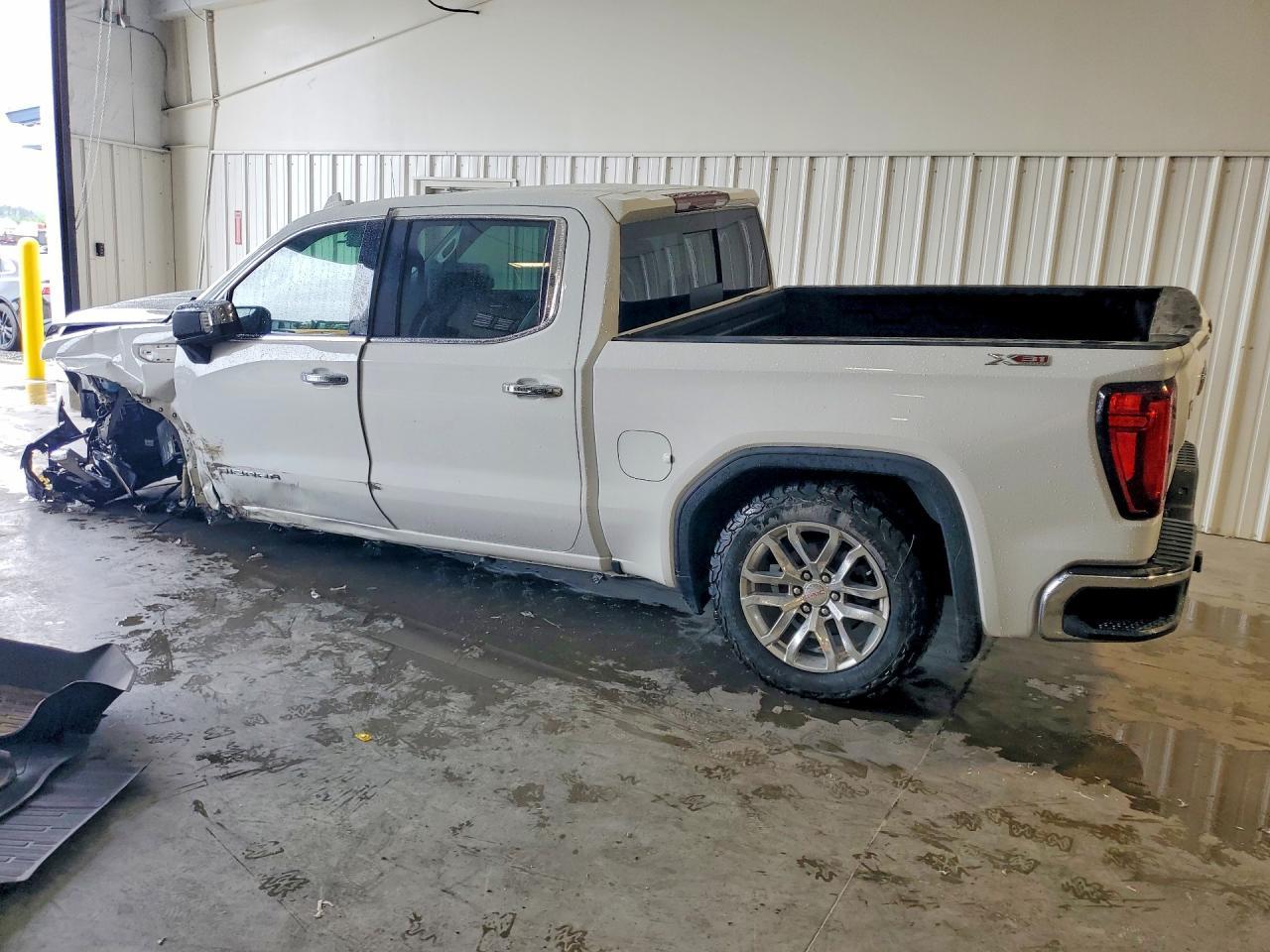 2022 GMC Sierra Limited K1500 SLT