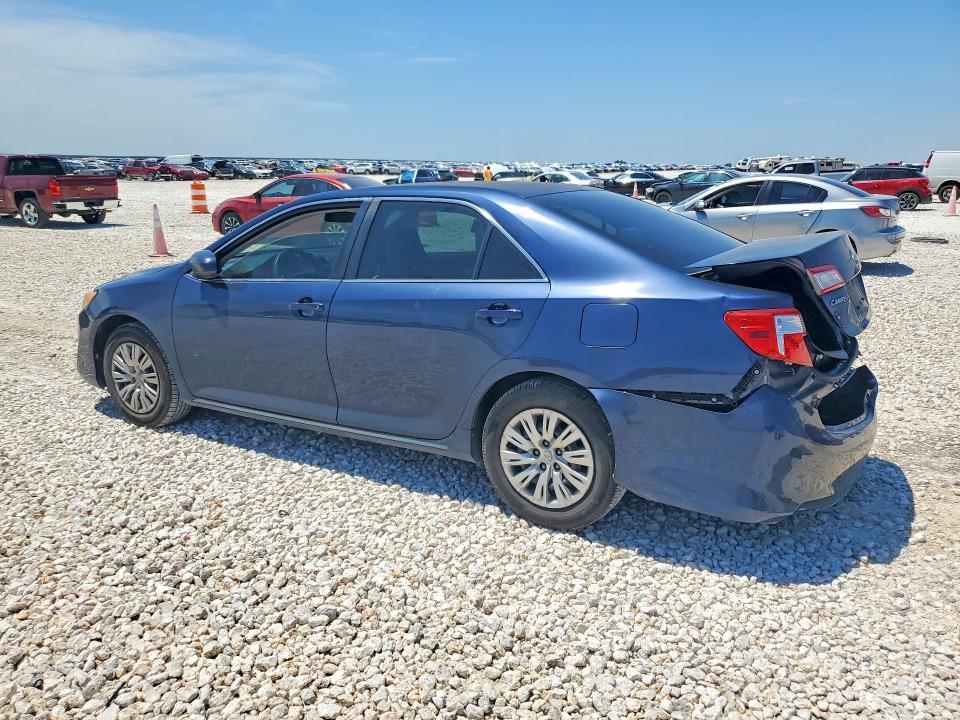 2014 Toyota Camry le