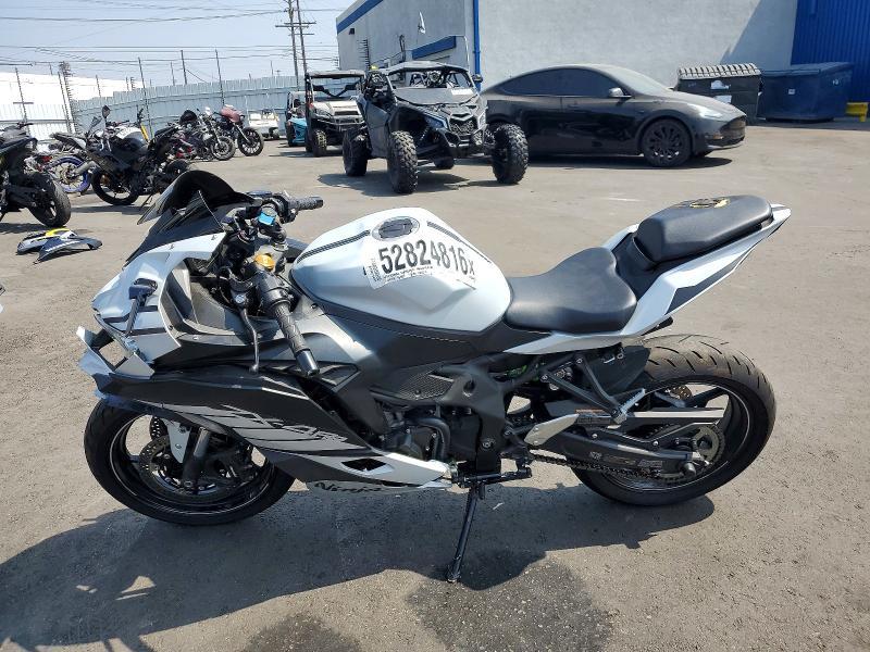 2025 Kawasaki ZX400 S